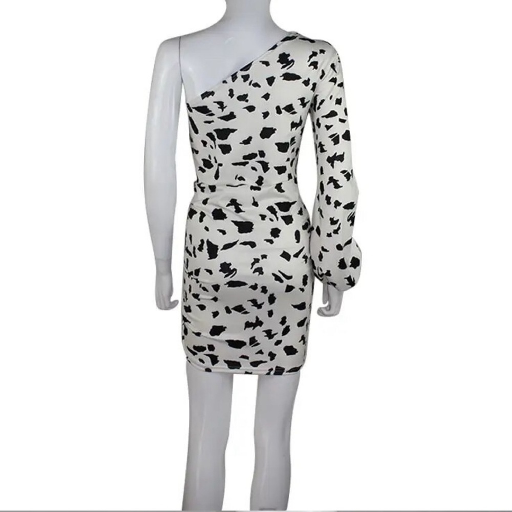 🔥HP🔥Elegant one shoulder print dress.🔥 - Picture 6 of 6